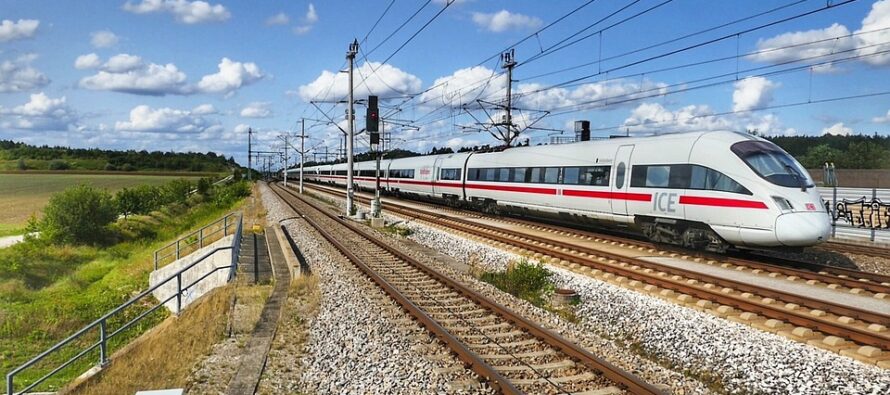 Schienenverkehr: Deutsche Bahn wird immer unpünktlicher und macht Milliardenverluste